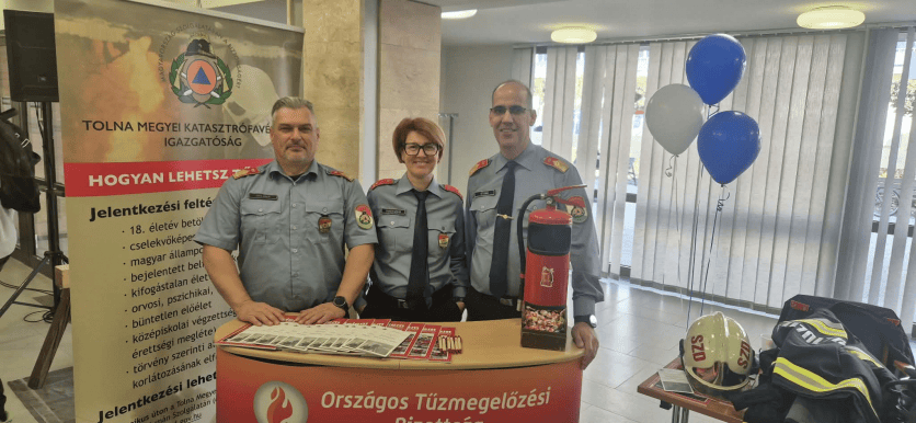 A tűzoltó-hivatással ismerkedhettek a pályaválasztás előtt álló fiatalok Szekszárdon