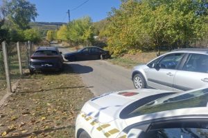 Sör, menekülés, ütközés – őrizetbe vették az ámokfutó sofőrt a szekszárdi rendőrök
