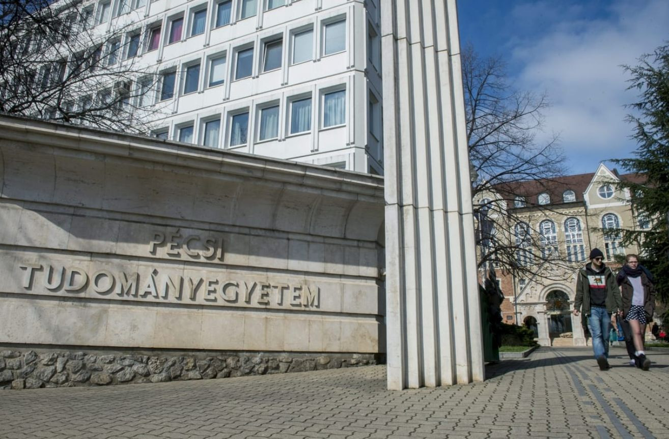 Megszűnik a Pécsi Tudományegyetem doktori iskolája Szekszárdon
