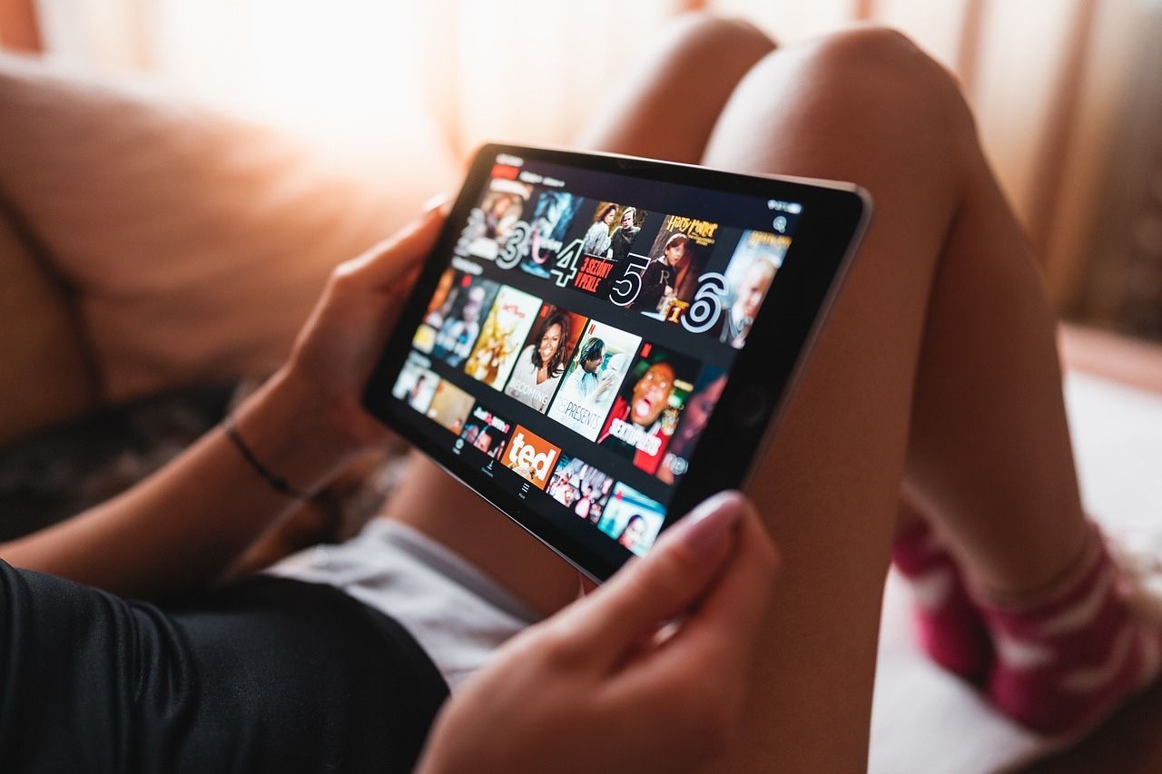 Banki díjak, streaming, appok: ennyi pénzt vihetnek el észrevétlenül ezek a szolgáltatások