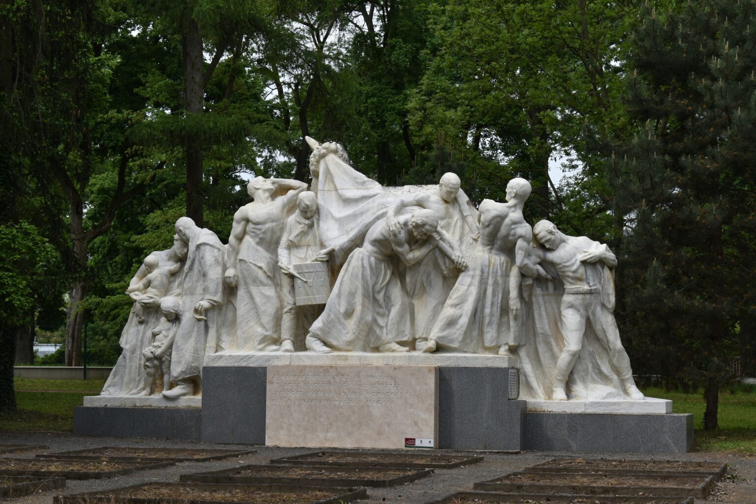 Eredeti kompozíció, időtálló forma: így alakul a dombóvári Kossuth-szoborcsoportot restaurálása