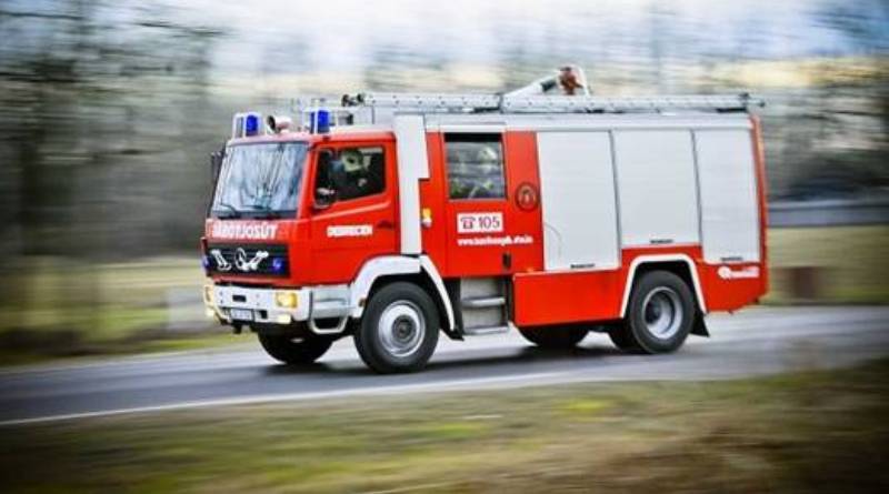 Helyi és hivatásos tűzoltók fékezték meg a lángokat Dunaföldváron